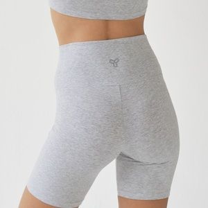 TnaCHILL Atmosphere Hi-rise 7” Short